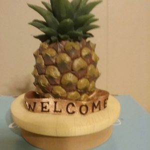 Yankee candle pineapple welcome candle top!